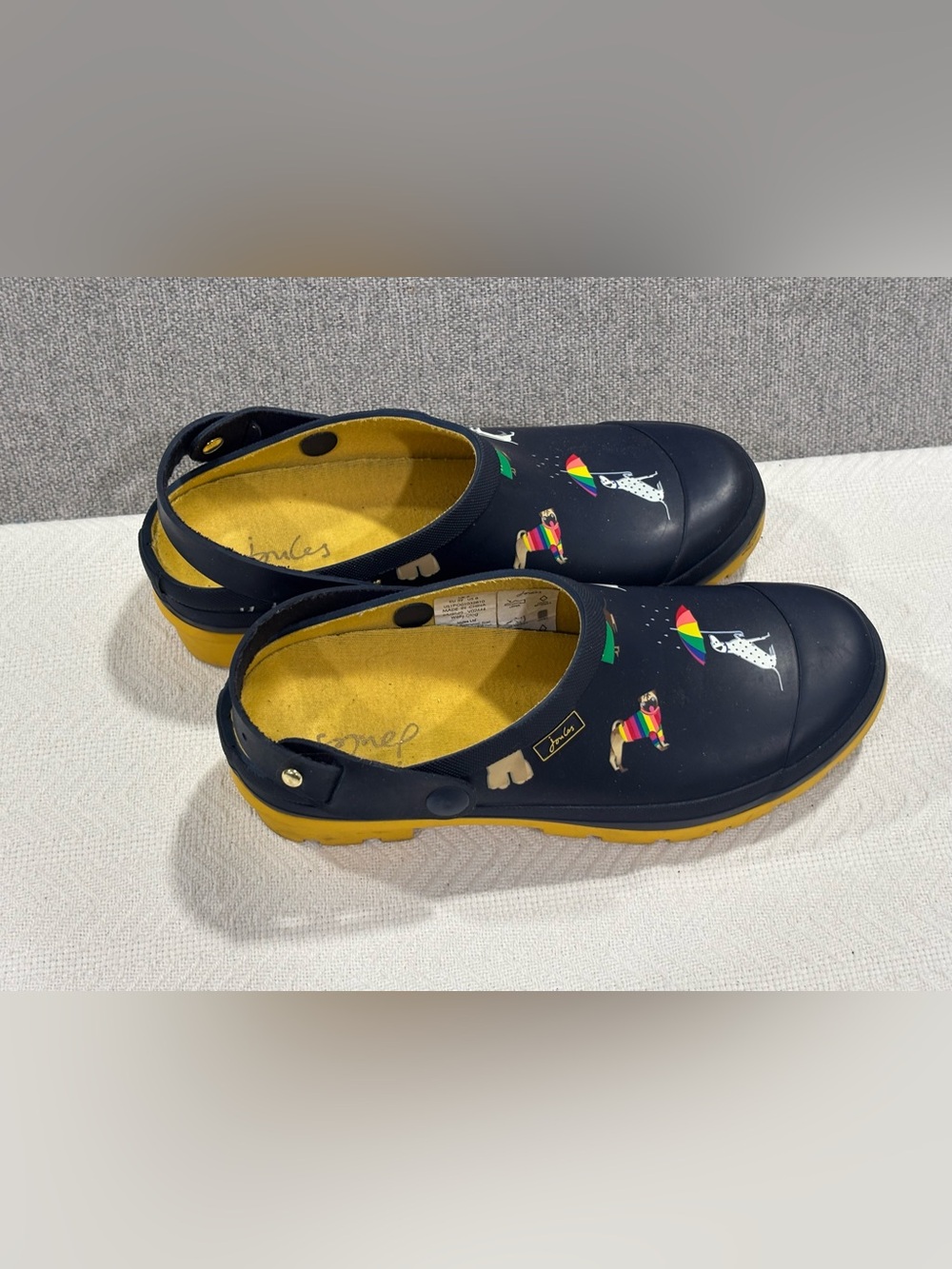 😻🌈Joules Navy Clogs with Yellow Soles and Dog & Umbrella Print - Picture 4 of 11